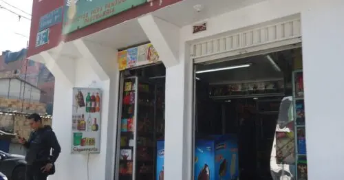 DULCERIA Y CIGARRERIA LA Y DULCERIA Y CIGARRERIA LA Y
